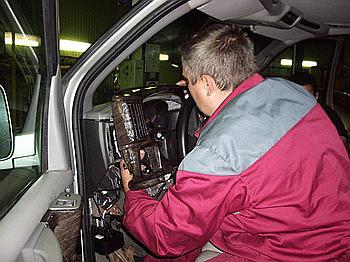 Компания «АргоАвто» специализируется на установке дополнительного оборудования (системы мониторинга, автосигнализации, автомагнитолы, ксенон, парктроники...)